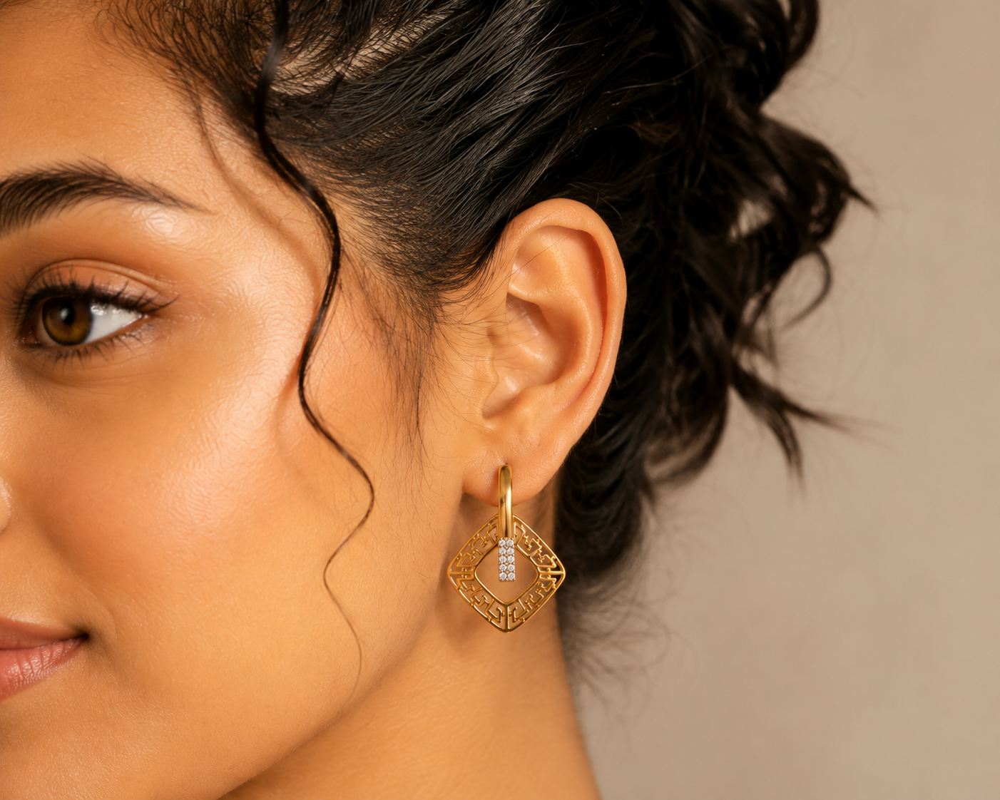 Twirl Radiance 14 Kt Gold and Diamond Stud Earrings