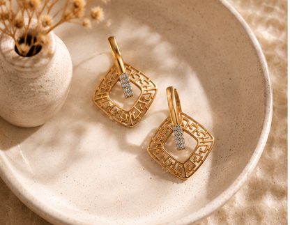Twirl Radiance 14 Kt Gold and Diamond Stud Earrings
